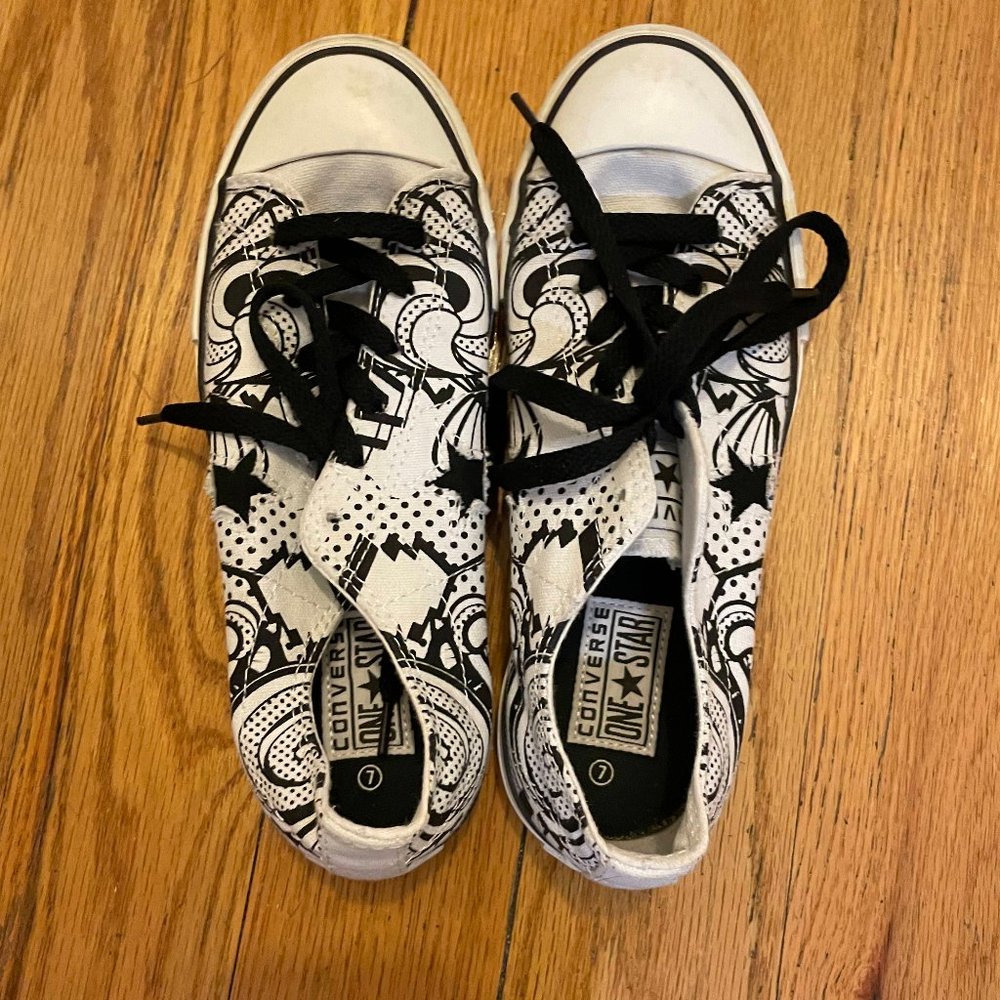 Converse OneStar US Women's 7 Black and White design